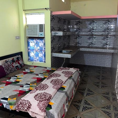 Balaji Homestay Mathura In Vrindavan Zewnętrze zdjęcie