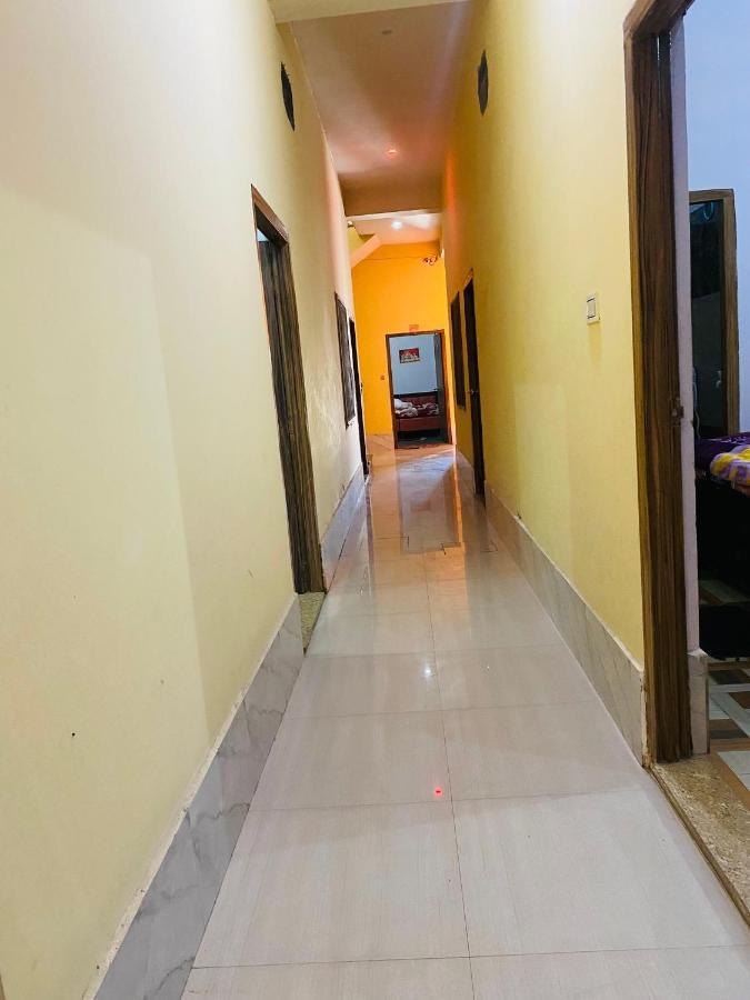 Balaji Homestay Mathura In Vrindavan Zewnętrze zdjęcie