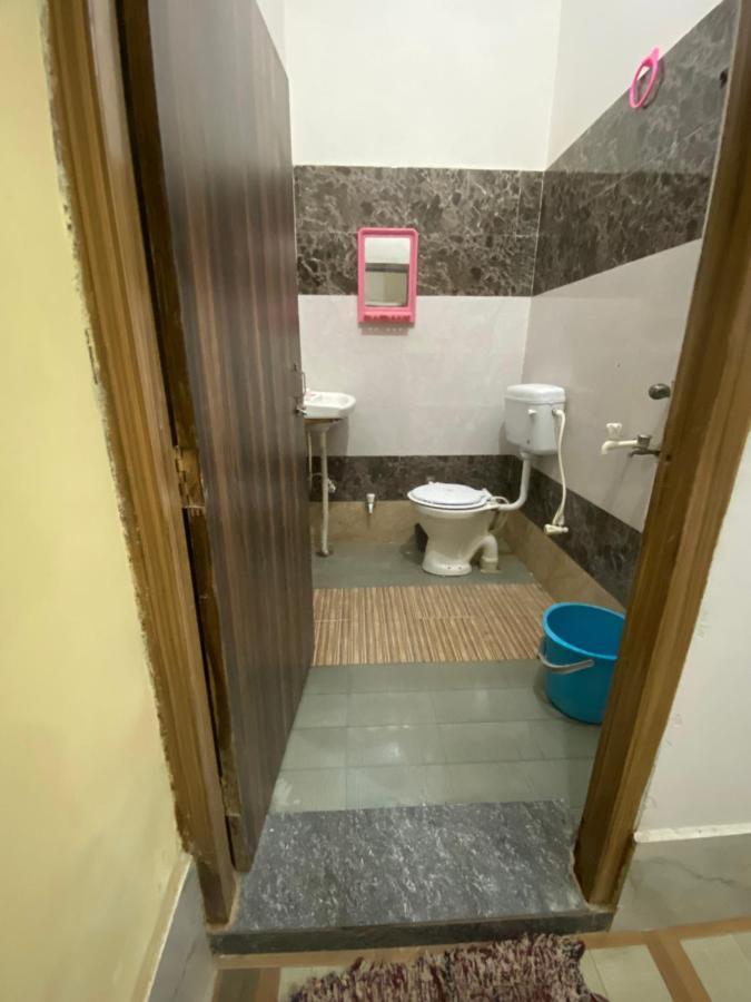 Balaji Homestay Mathura In Vrindavan Zewnętrze zdjęcie