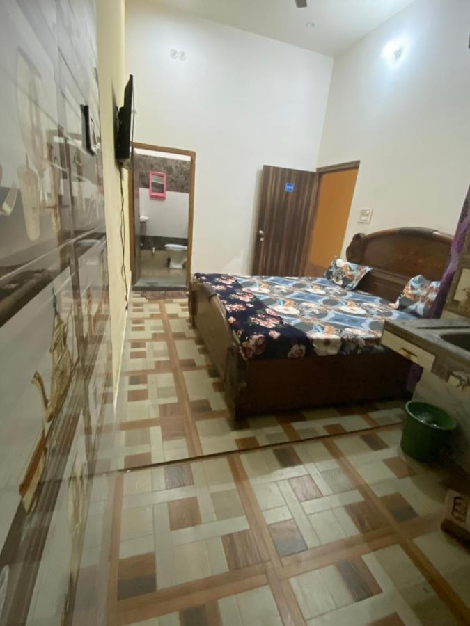 Balaji Homestay Mathura In Vrindavan Zewnętrze zdjęcie