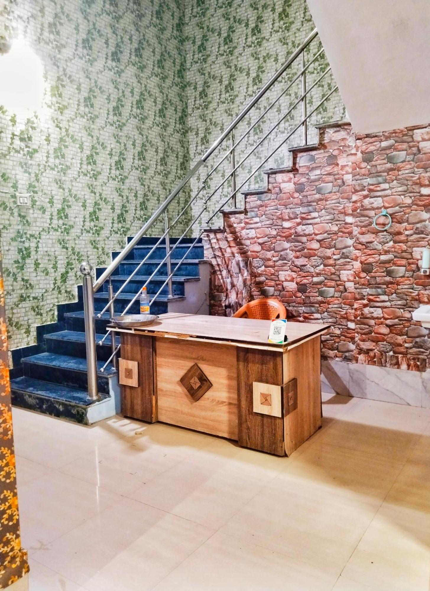 Balaji Homestay Mathura In Vrindavan Zewnętrze zdjęcie