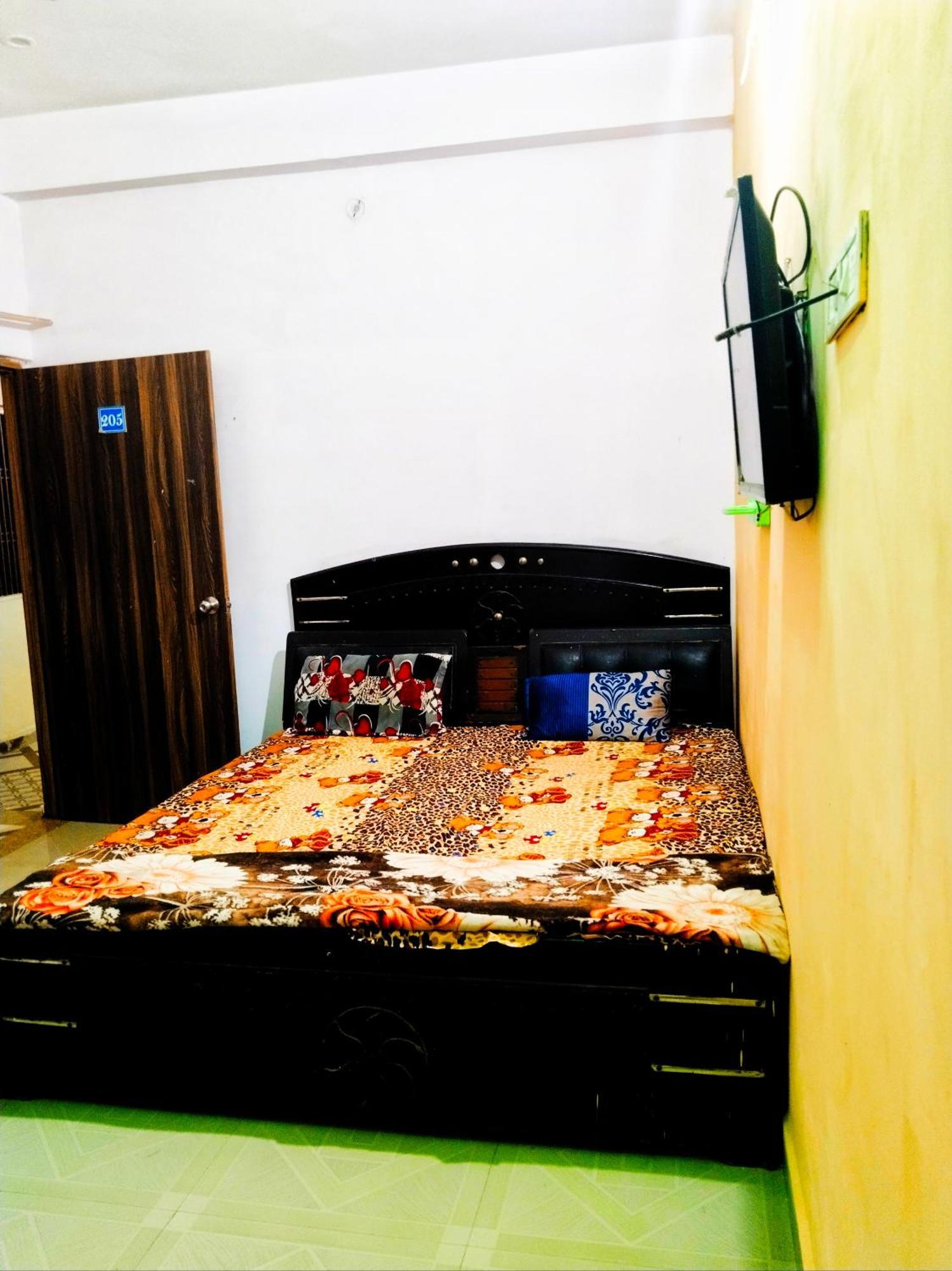 Balaji Homestay Mathura In Vrindavan Zewnętrze zdjęcie