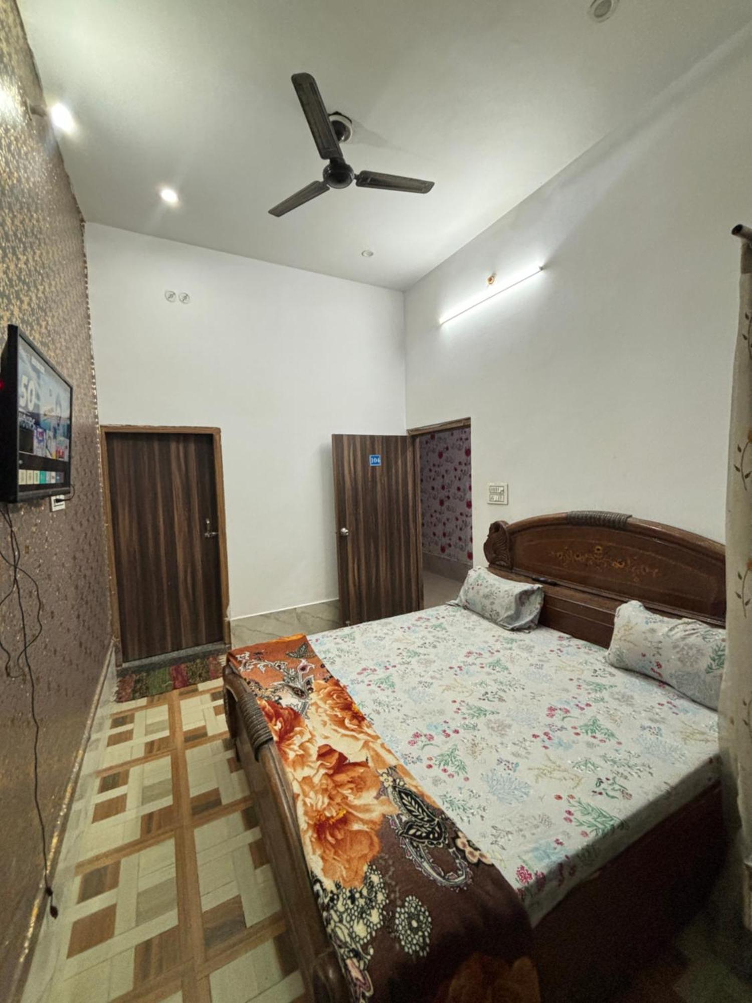 Balaji Homestay Mathura In Vrindavan Zewnętrze zdjęcie