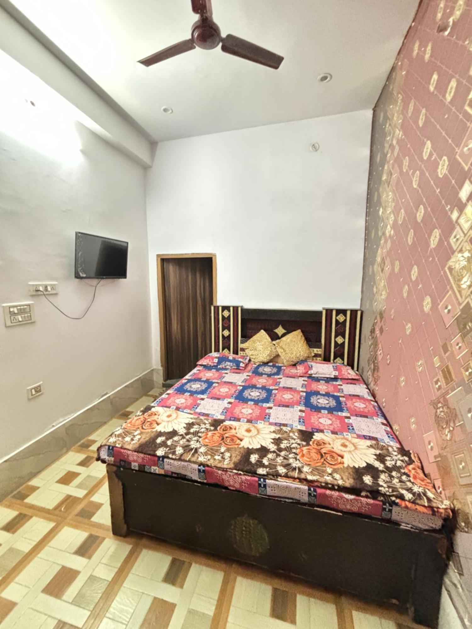 Balaji Homestay Mathura In Vrindavan Zewnętrze zdjęcie